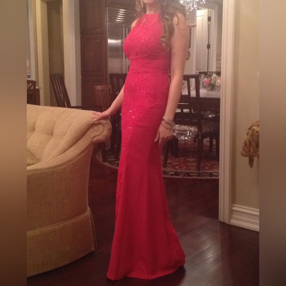 Monique luhillier gown